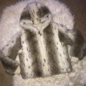 White Stag | Fo fur zip up jacket